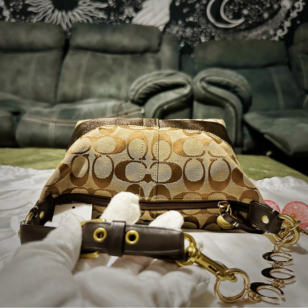 Vintage Coach Y2K soho shoulder Bag small Gold and Brown Designer Shoulder Bag - Picture 12 of 17